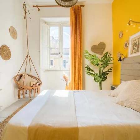 Bohome - Ethnic In The Center Of Daire Roma