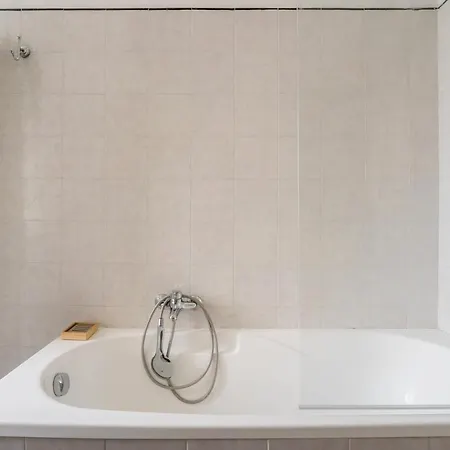 Bohome - Ethnic In The Center Of Daire Roma